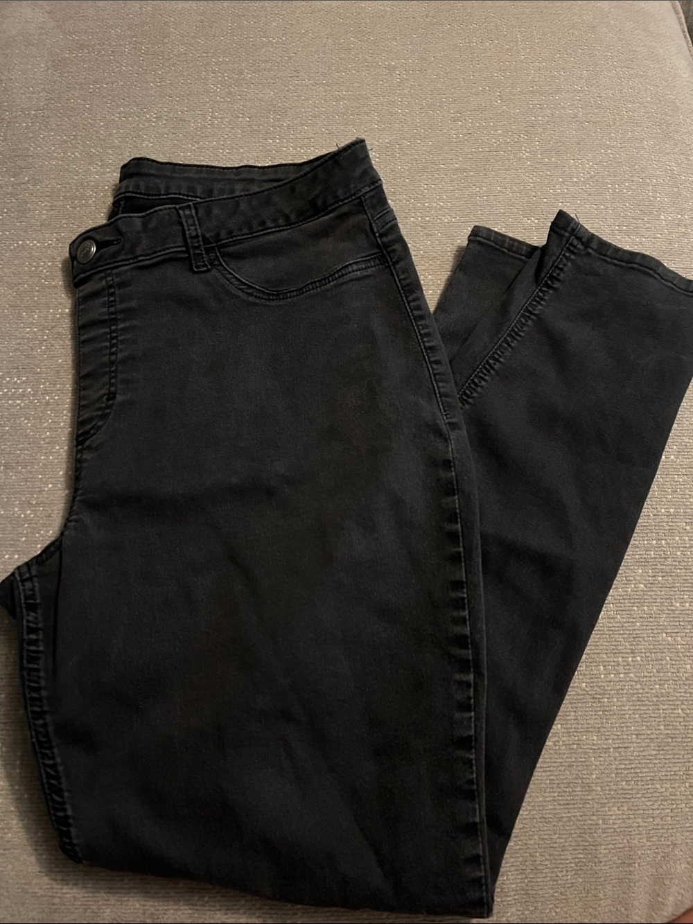 Black High-Waist Slim Jeans